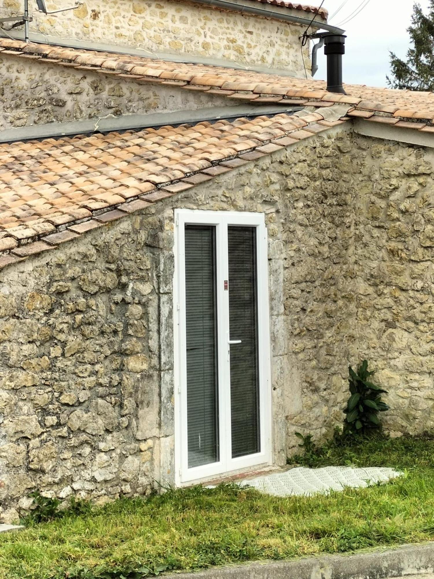 Chez Cali Διαμέρισμα Eyrans-de Soudiac Εξωτερικό φωτογραφία
